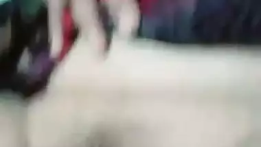 Chut ki video – Desi hottie showing yoni