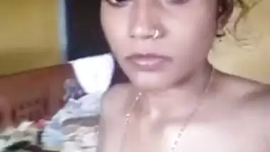 Desi love with pierced nostril is always glad to pose with no bra