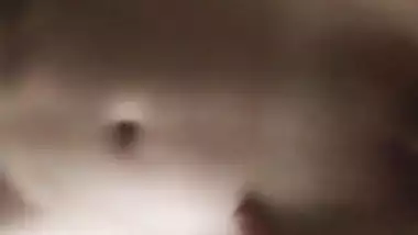 LOOK AT THIS YOUNG PINAY ASS