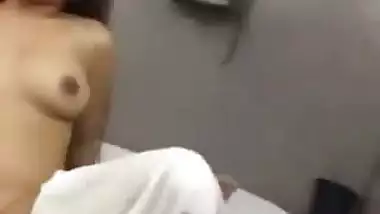 Call girl rides on client’s dick in an Indian sex video