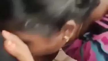 Tamil aunty lifts blouse and shows boobs before blowjob