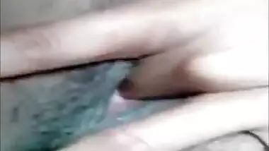 Desi cute girl fingering pussy