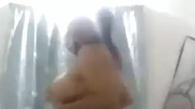 Cute Indian babe nude clip