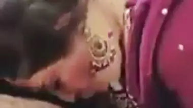 Bahu makes her Sasur happy with a desi blowjob